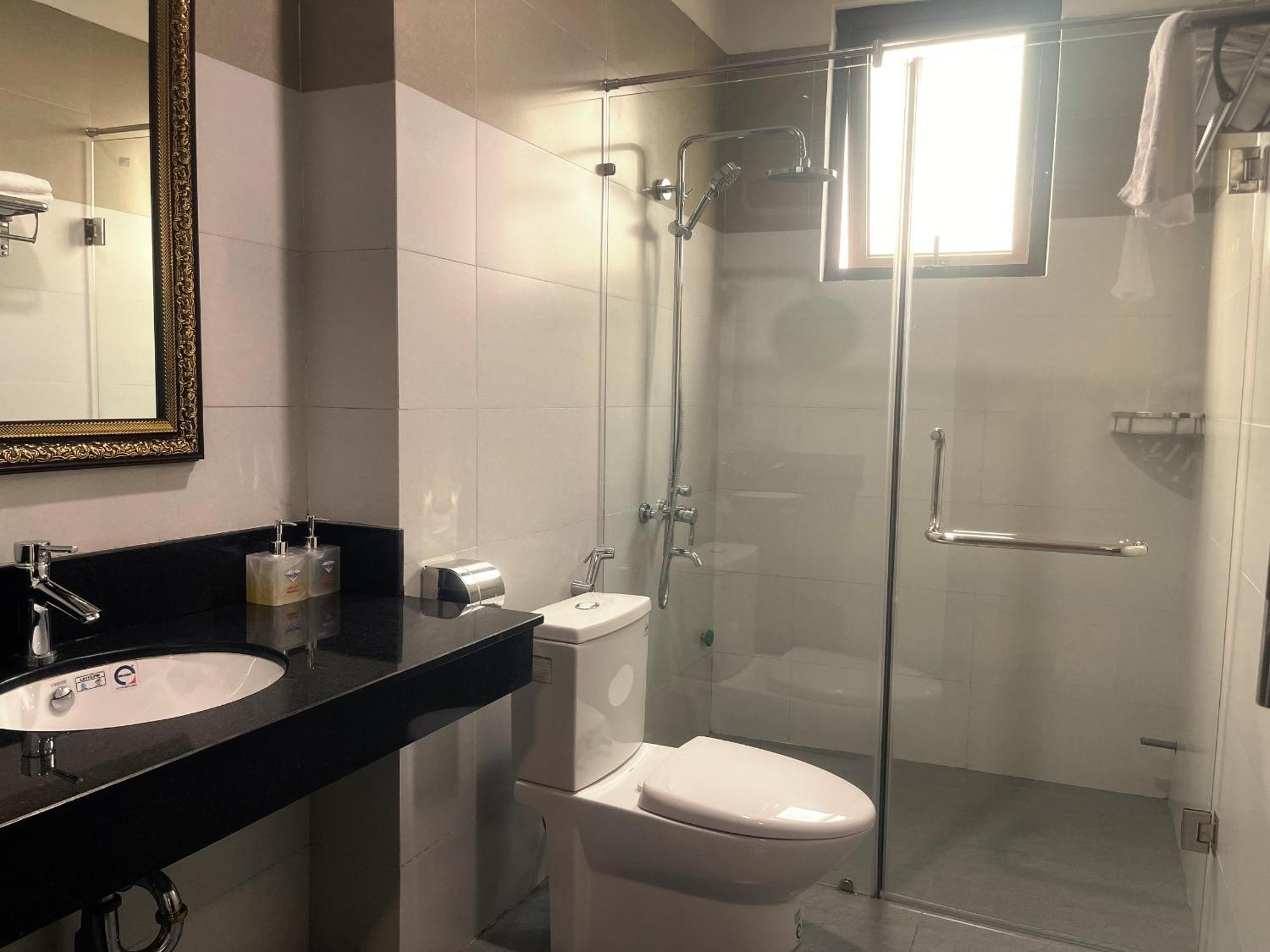 Khach San Hoa Binh Quang Tri Hotel Dong Ha Luaran gambar