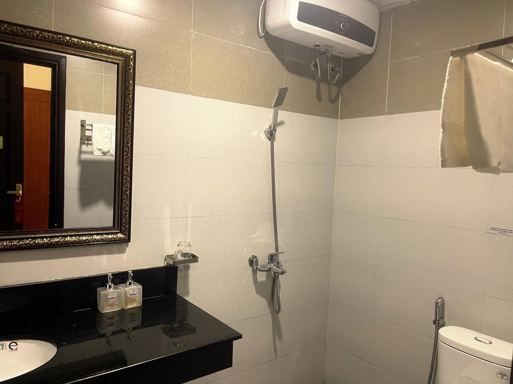 Khach San Hoa Binh Quang Tri Hotel Dong Ha Luaran gambar